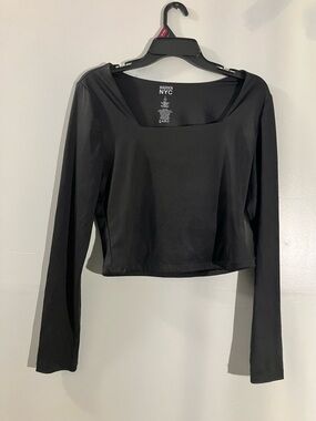 Madden NYC Black Long-Sleeve Square Neck
